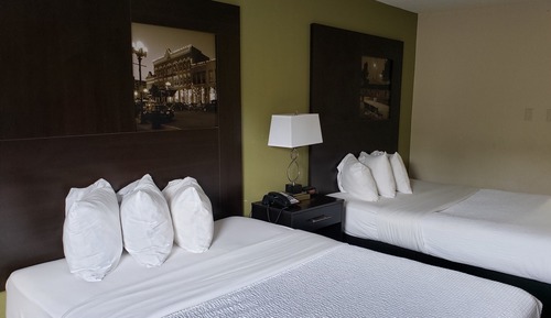 Habitación, 2 camas de matrimonio, accesible para personas con discapacidad, no fumadores (Mobility)