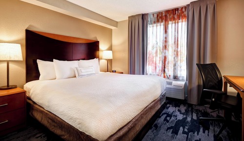 Estudio, 1 cama de matrimonio grande con sofá cama