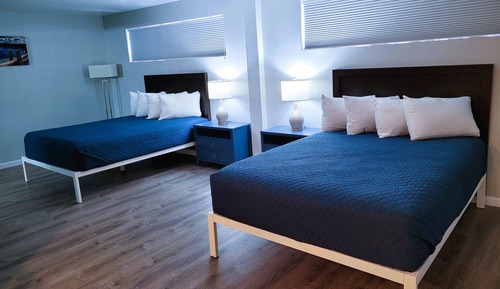 Habitación estándar, 2 camas de matrimonio (Double Queen Room Accessible)