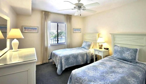 Apartamento, 2 habitaciones, balcón, vistas parciales al mar