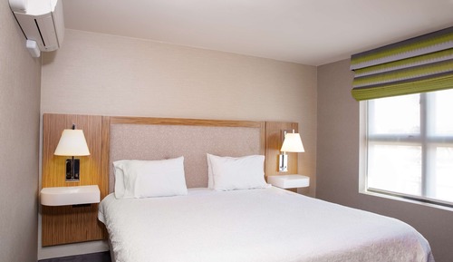 Habitación, 1 cama de matrimonio grande, accesible para personas con discapacidad, bañera