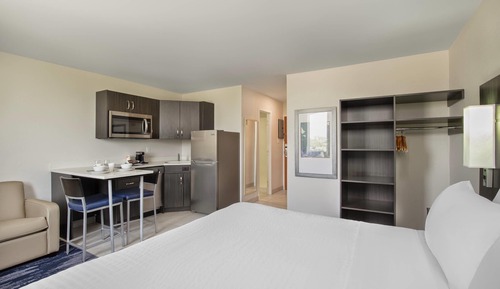 Suite, 1 cama de matrimonio grande con sofá cama, no fumadores (Efficiency, Upgrade)