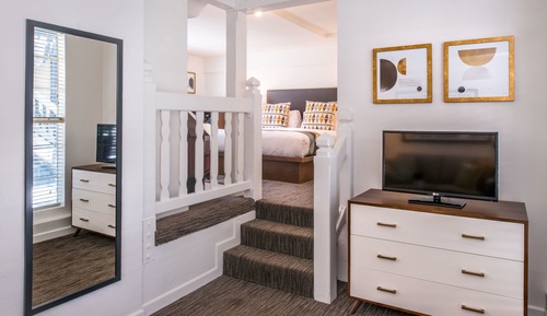 Village Tower King Junior Suite