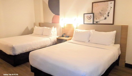 Habitación, 1 cama de matrimonio grande, bañera (Mobility & Hearing)