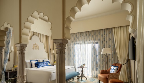 Palace Room, Habitación