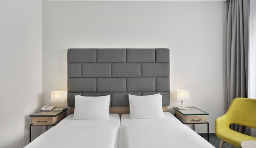 Habitación superior con 1 cama doble o 2 individuales (with AC)
