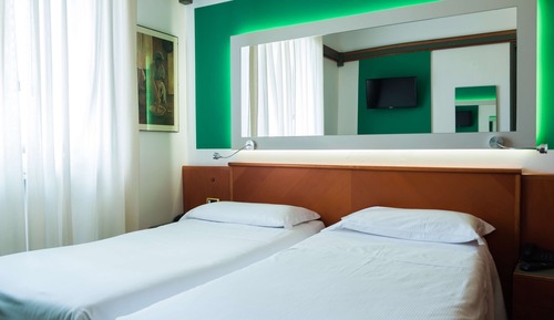 Habitación clásica con 1 cama doble o 2 individuales