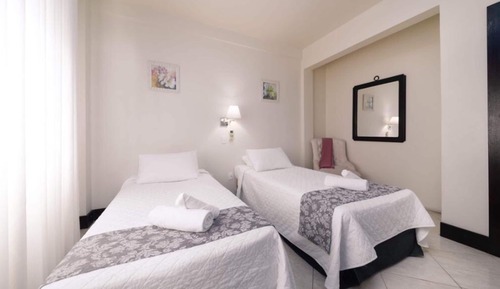 Habitación con 2 camas individuales