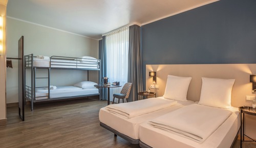 Habitación familiar, varias camas