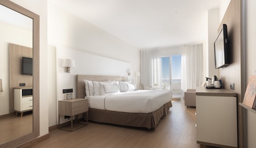 Suite junior (Family) (2 Adults + 1 Children)