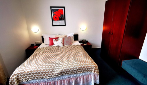 Habitación (ALMA's Guest)
