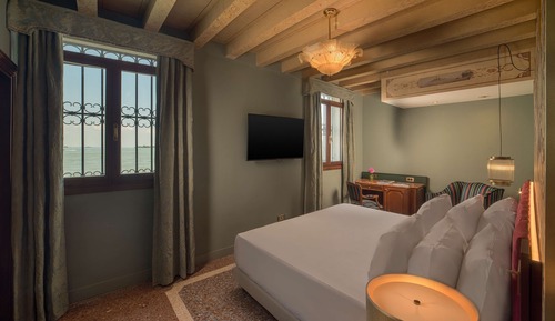 Habitación Premium, vistas al canal (Extra Bed 3 adults)