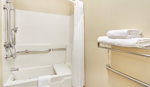 Suite, 1 cama de matrimonio grande, accesible en silla de ruedas (Roll-In Shower)