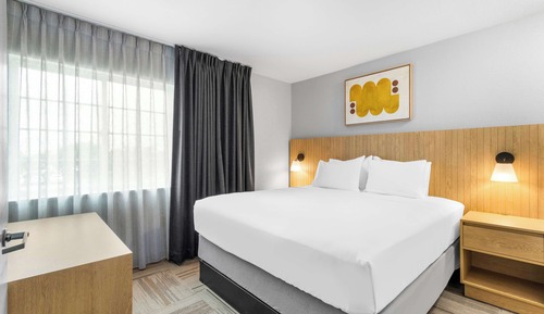 Suite, 1 cama de matrimonio, accesible para personas con discapacidad (Mobility Tub One Bedroom)
