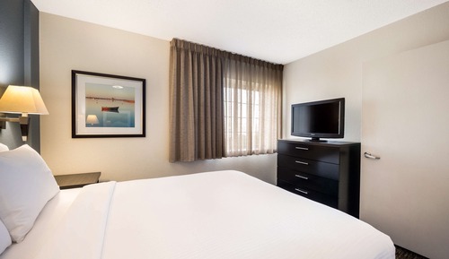 Suite, 1 cama de matrimonio, accesible para personas con discapacidad (Mobility Tub One Bedroom)