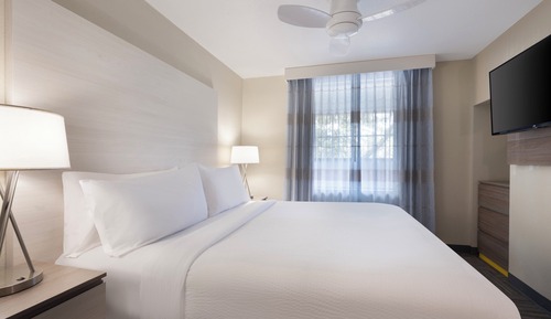 1 Bedroom King Suite, Kitchen, Waterpark Included