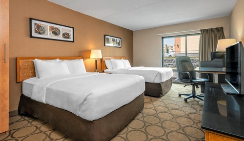2 Queen Beds, Non Smoking, Ground Floor Pet-Friendly