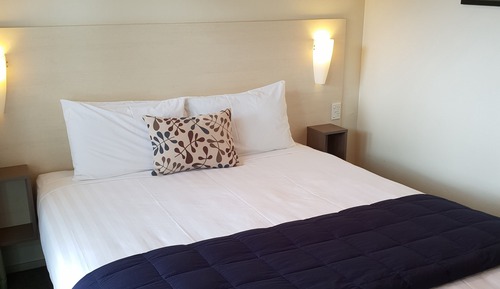 Two Bedroom Suite Waterfront (Upper Level)