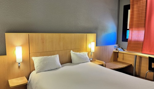 Habitación con 2 camas individuales