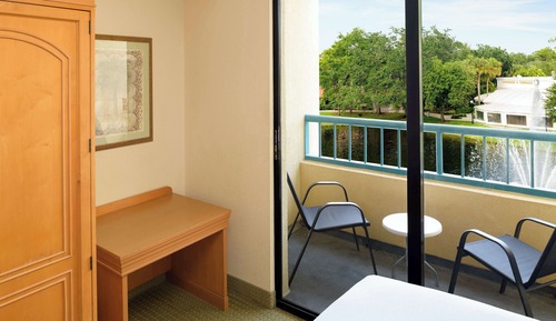 Lakeview King Bed Suite - Accessible