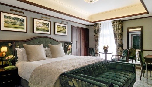 Suite (Master Main House)