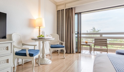 Regency Room, Pool View
