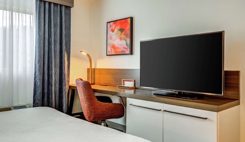 1 cama de matrimonio grande, accesible