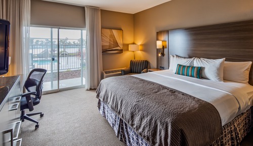 Traditional Room, 1 King Bed, Water View