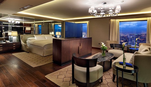 Suite presidencial, Acceso al salón del club