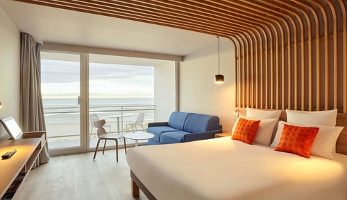 Habitación superior, 1 cama doble con sofá cama, balcón, vistas al mar