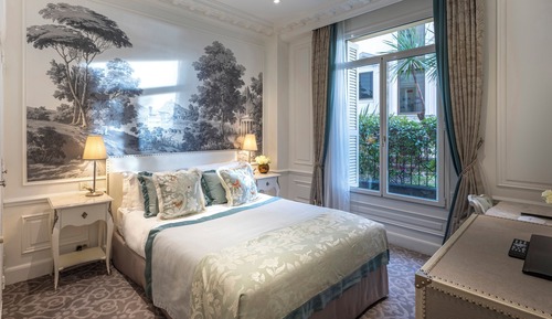 Habitación superior, 1 cama de matrimonio, vistas al patio (City or Courtyard View)