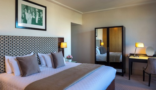 Habitación Deluxe, 1 cama de matrimonio grande con sofá cama