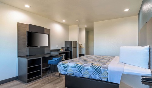 Habitación estándar, 1 cama de matrimonio grande, no fumadores, frigorífico y microondas