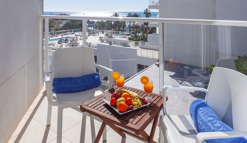 Habitación doble, terraza, vistas parciales al mar
