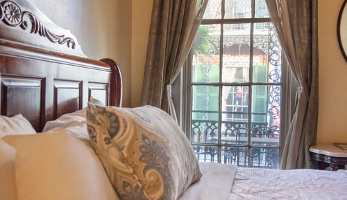 Habitación superior, 1 cama de matrimonio grande, balcón