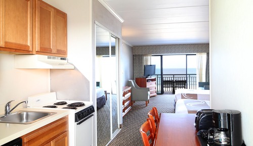 Habitación estándar, no fumadores, frente al mar (Exterior Entrance, Private Balcony)