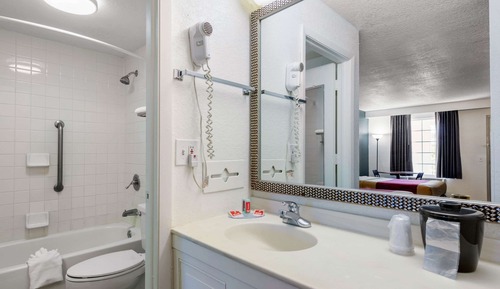 2 Double Beds, No Smoking
