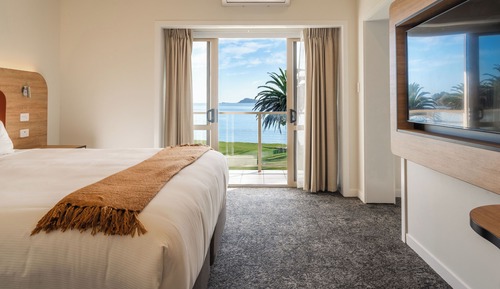 Suite with Seaview 1 King