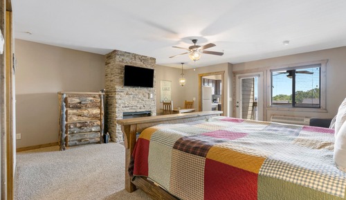 2-BD Condo - Walk-In Level - 1106