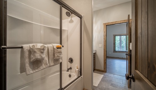 Indian Point - 5-Bedroom Lodge 168