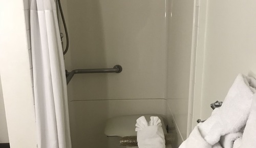 Habitación Deluxe, 2 camas de matrimonio, ducha adaptada, frigorífico y microondas