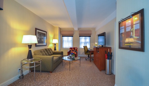 Elite Suite,1 Queen,1 bedroom Apartment,Separate adjoining Living Space and Sofa Bed, Accessible/ADA