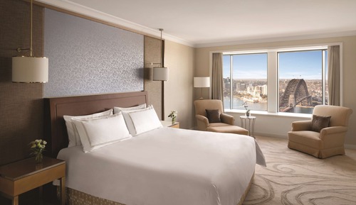 Suite presidencial, acceso al Business Lounge, vistas al puerto (High Floor)
