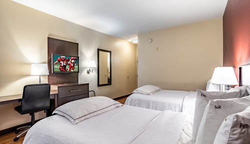 Habitación Premium, 2 camas dobles, junto a la piscina (Upgraded Bedding & Snack, Smoke Free)
