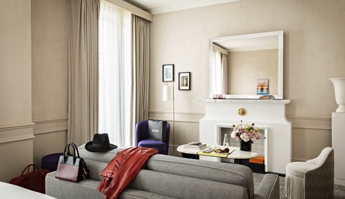 Suite junior, 1 cama de matrimonio grande, vistas al patio (or Scribe St. View, Lounge Area)