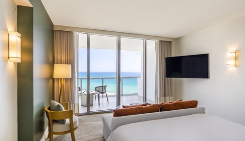 Suite junior, 1 cama de matrimonio grande, accesible en silla de ruedas, frente al mar (Balcony)