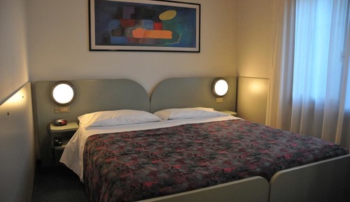 Habitación económica con 1 cama doble o 2 individuales