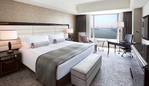 Habitación clásica, 1 cama de matrimonio grande, Acceso al salón del club, vistas a la bahía