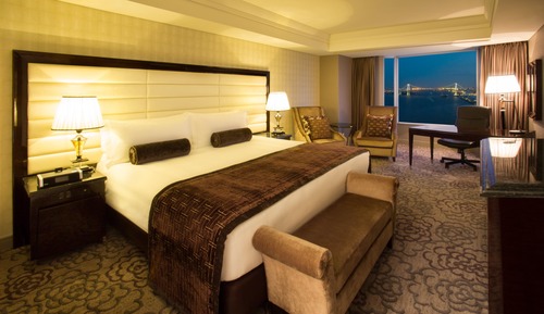Habitación Premium, 1 cama de matrimonio grande, Acceso al salón del club, vistas a la bahía