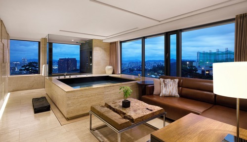 [Oasis Pool PKG] Premier Pool Suite + Breakfast for 2 + Oasis Outdoor & Indoor Pool + Fitness for 2